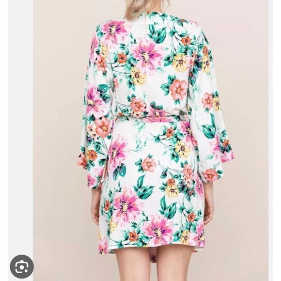 ❤️ Yumi Kim NWT Dream Lover robe , Wild Rose white , Size XS - Picture 2 of 10